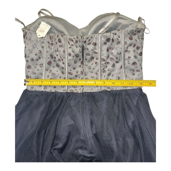 Nights By Teeze Me Junior Sz 7 Strapless Sweetheart Neck Fit & Flare Dress Gray - Picture 5 of 11
